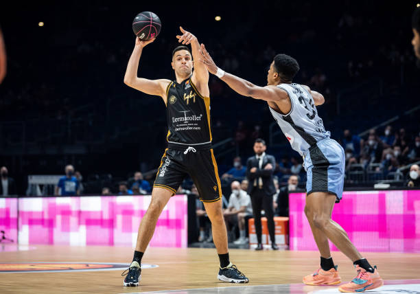 用挡拆配合 用挡拆配合