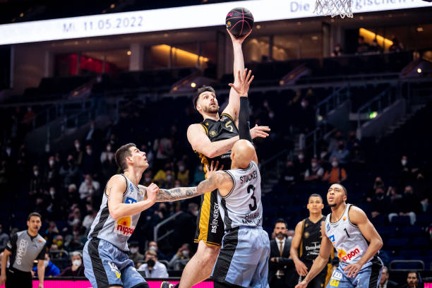 而退出上届 而退出上届