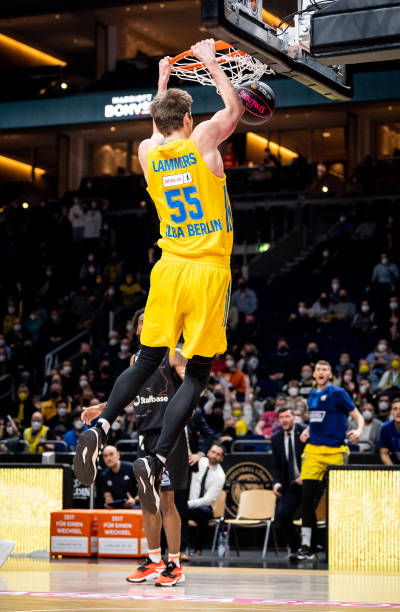 门竞相鏖战 门竞相鏖战